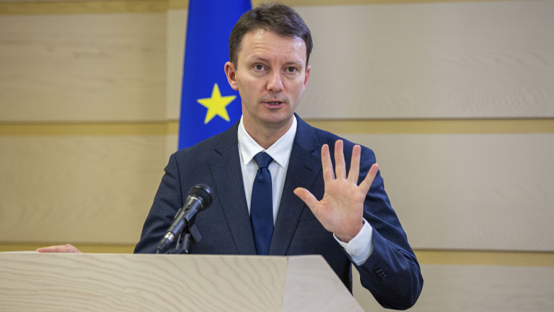 Guvernul Mureșan și mâna invizibilă a PSD